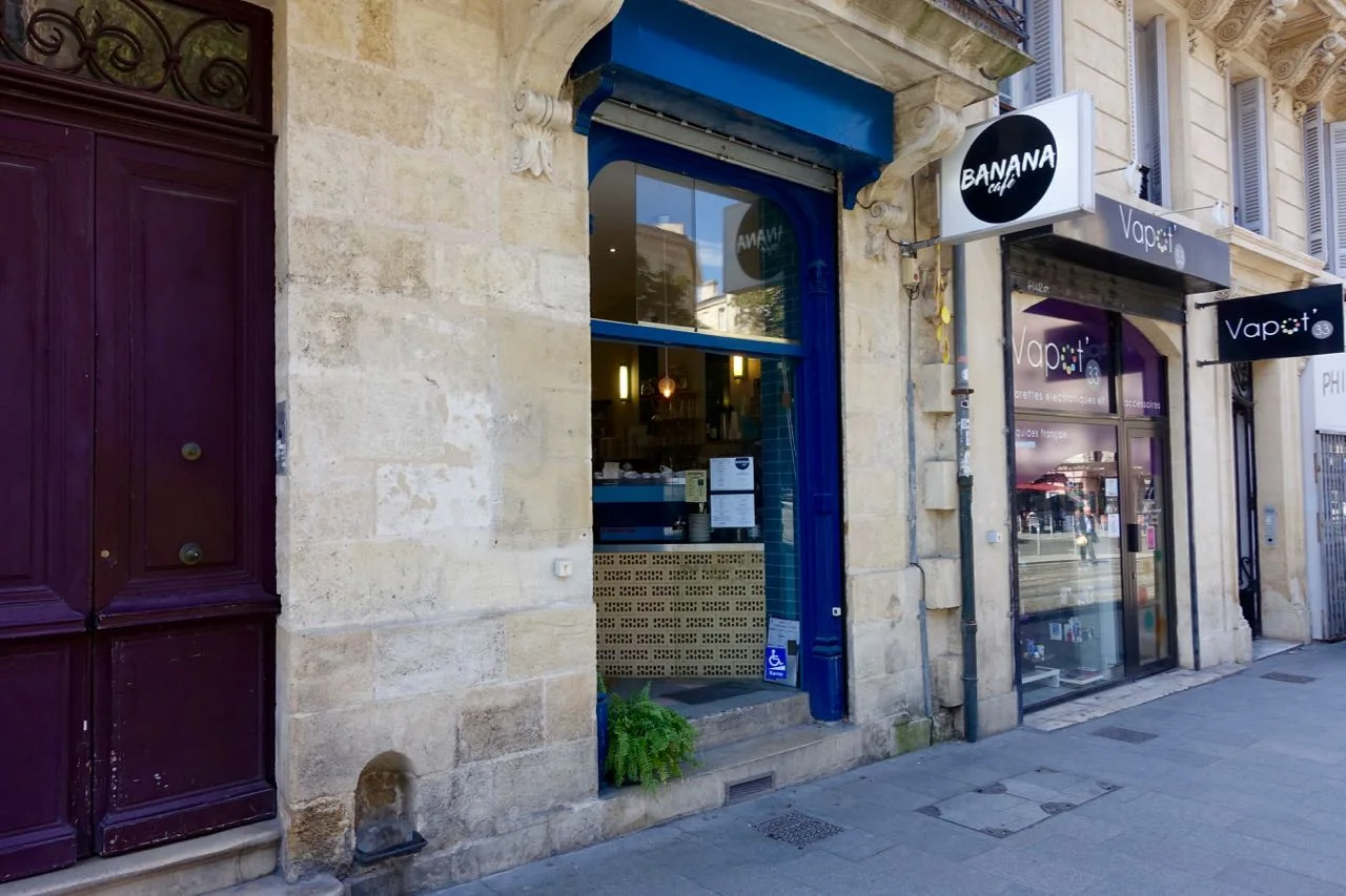 gluten-free café in Bordeaux: Banana Café entrance