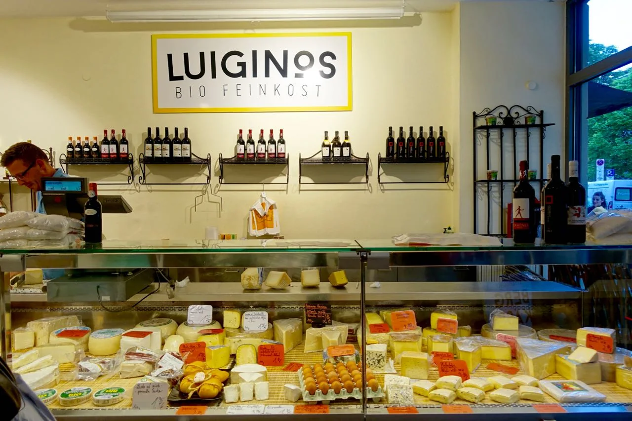 Photograph from München: "Italy's northest town"