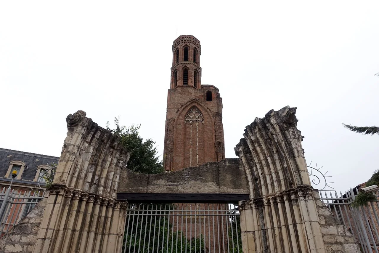Visiting Toulouse, house front