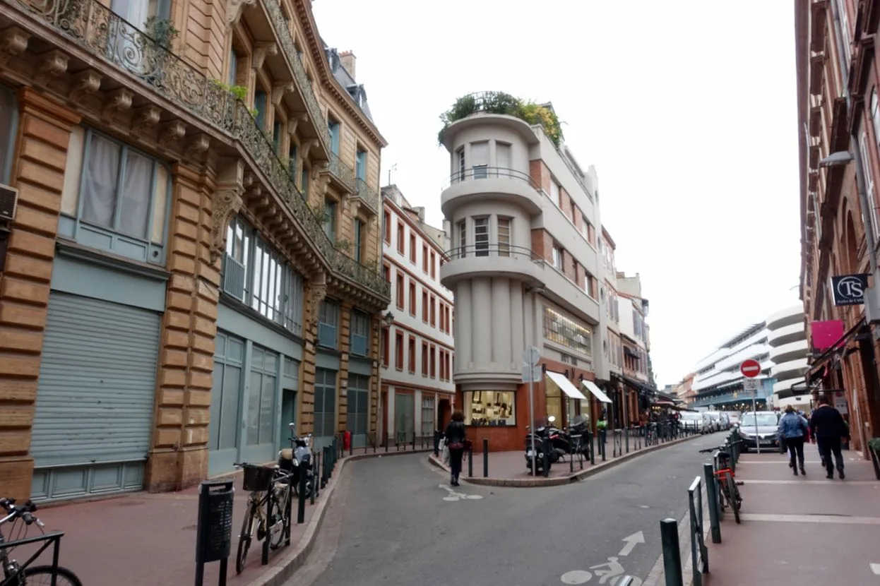 Visiting Toulouse, house front