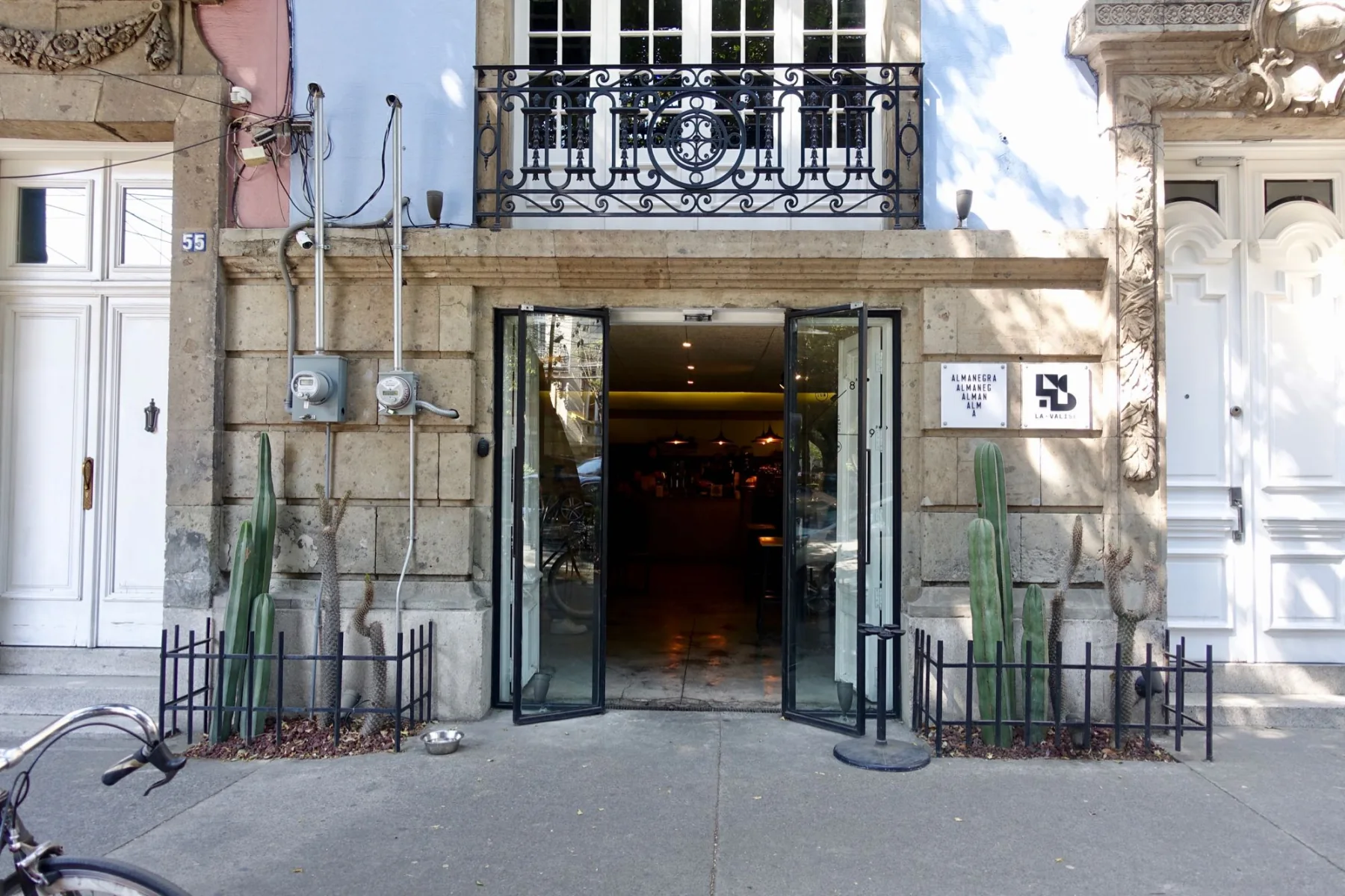 Almanegra Café, Roma Norte