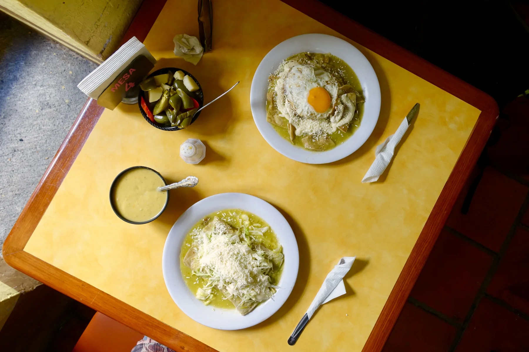 Chilaquiles con Pollo y Huevo, Mexico