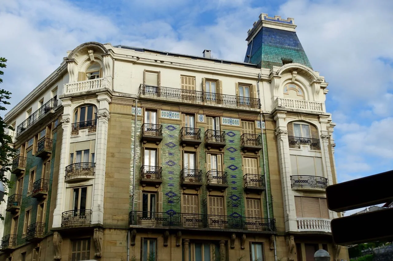 San Sebastian mosaic building