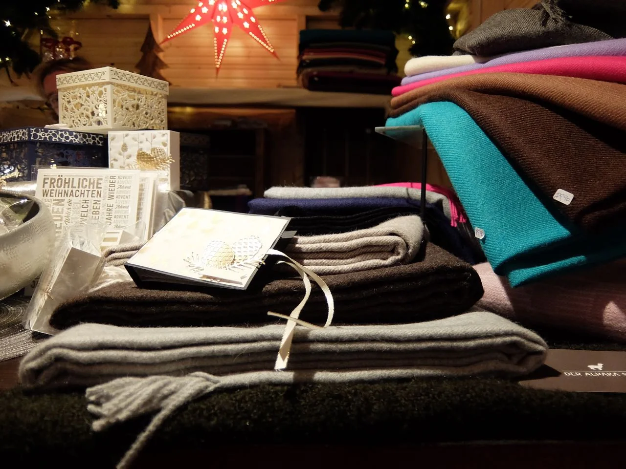 Handmade scarves at the Apostelkirche Christmas market