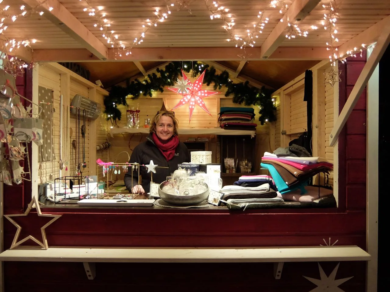 Local stand at the Apostelkirche Christmas market