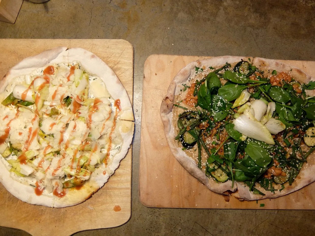 Two creative pizzas at Das Mehl in Hamburg